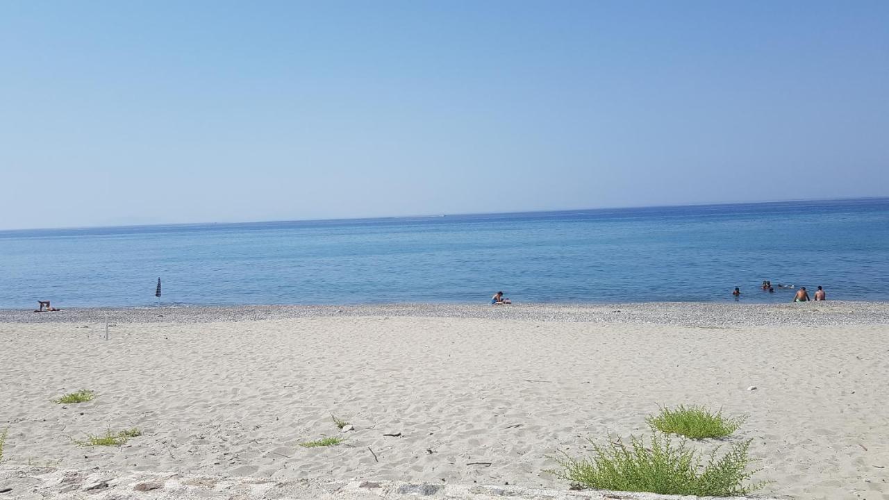 Appartamenti Vacanze Villa Meo Villafranca Tirrena Extérieur photo
