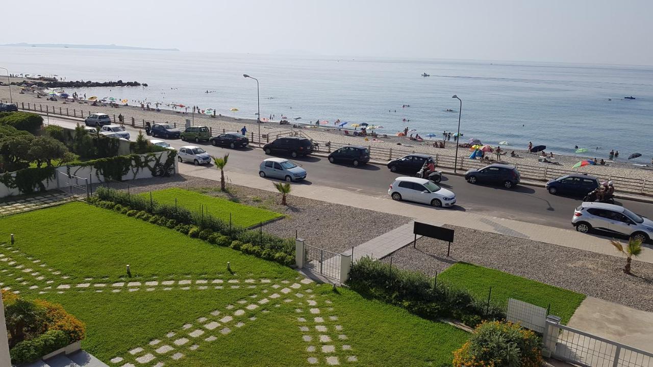 Appartamenti Vacanze Villa Meo Villafranca Tirrena Extérieur photo