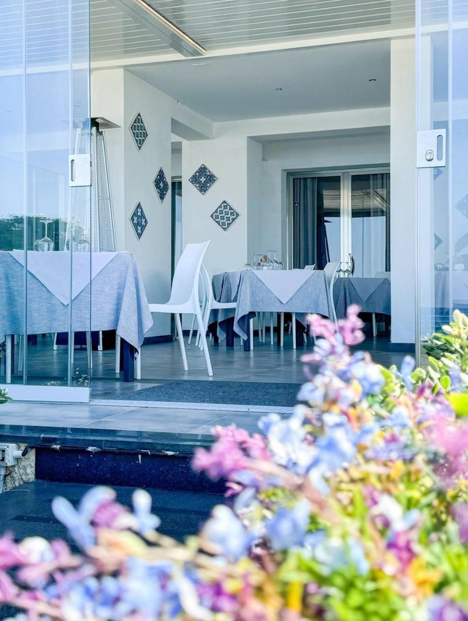Appartamenti Vacanze Villa Meo Villafranca Tirrena Extérieur photo