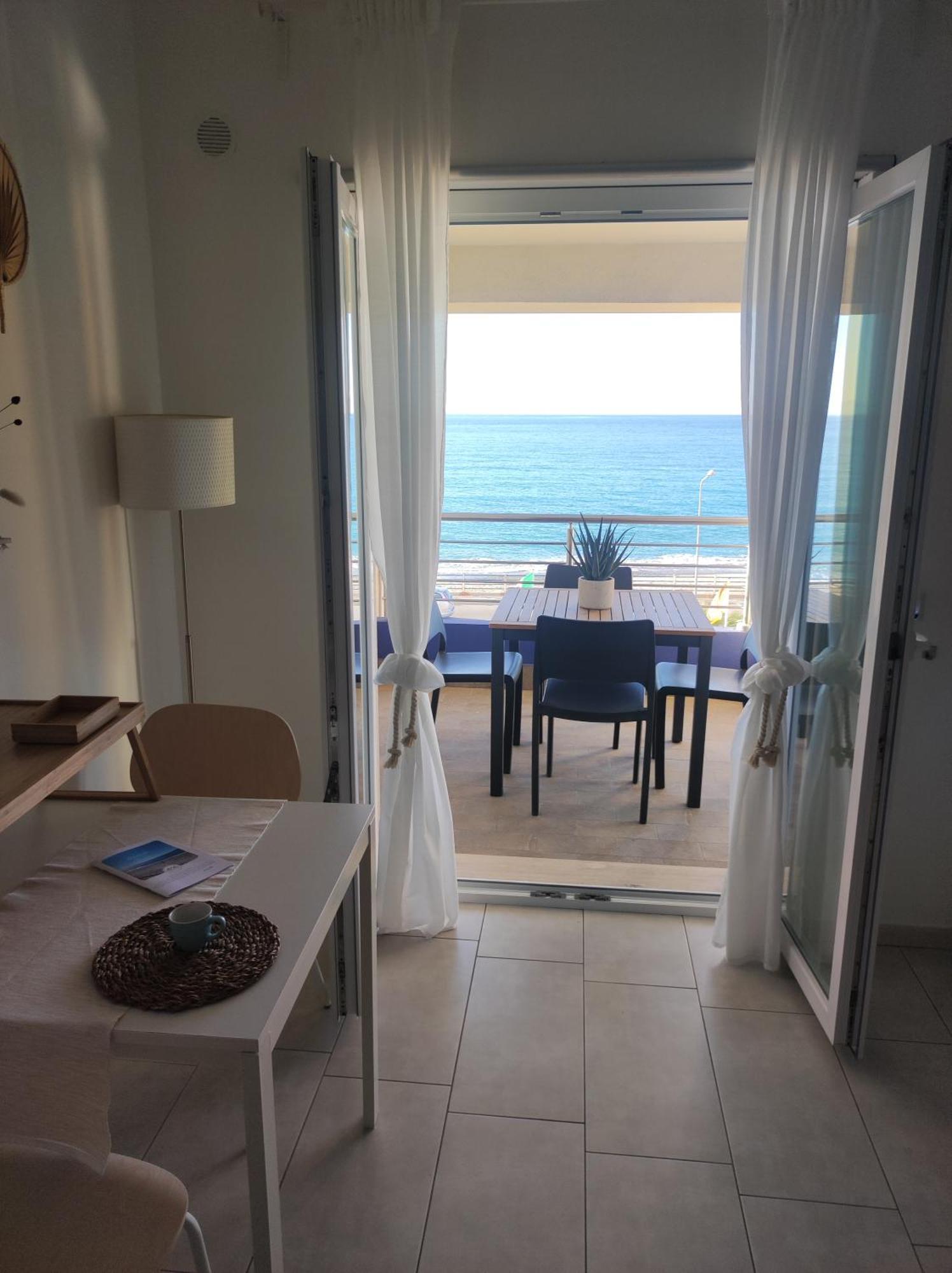 Appartamenti Vacanze Villa Meo Villafranca Tirrena Chambre photo